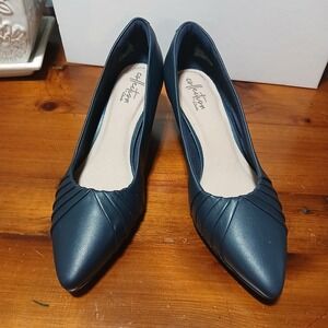 Collection by‎ Clarks Women's Blue Pointed Toe Dress Heel Shoes Size 7 W